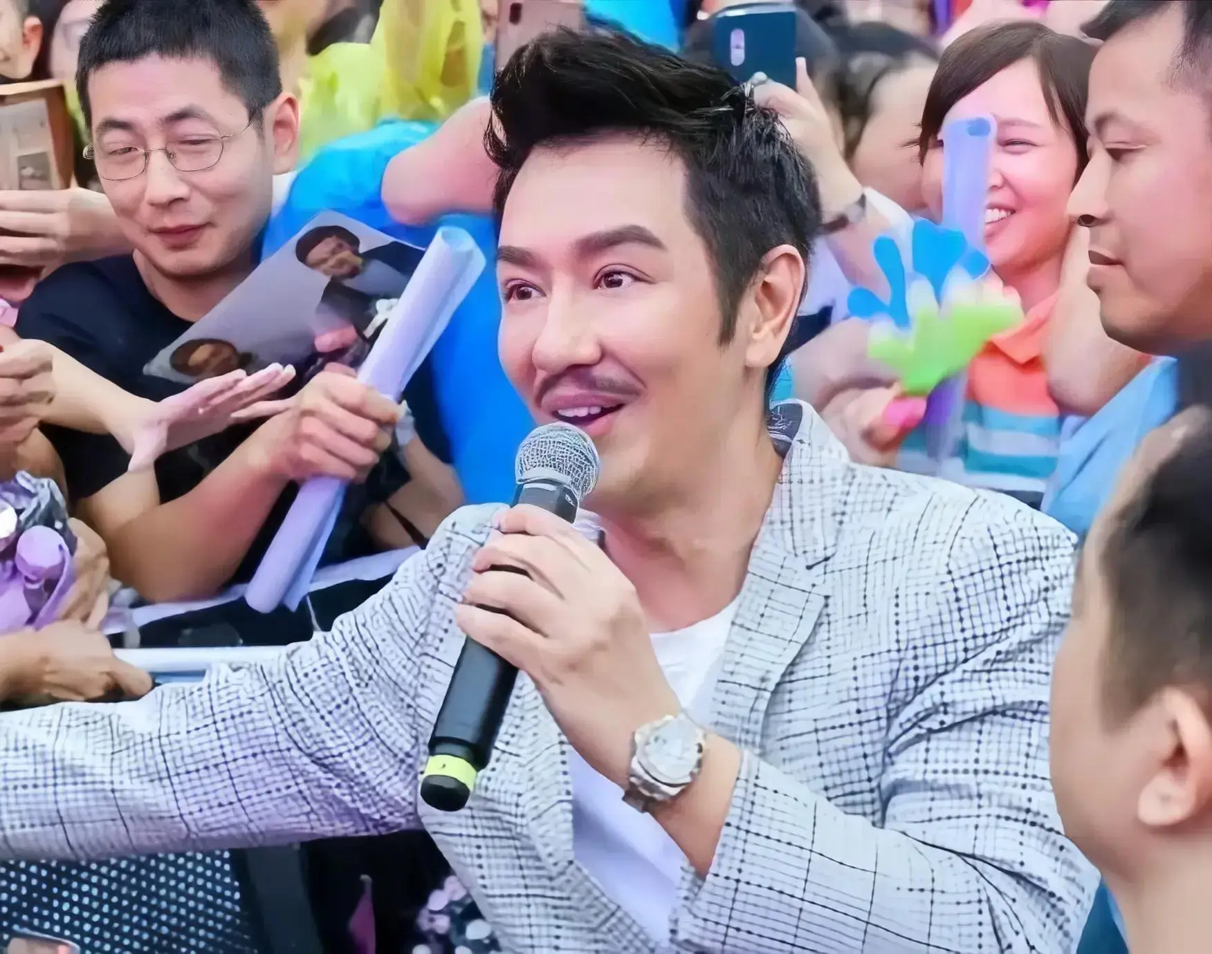 古天乐年轻和现在颜值对比_焦恩俊年轻和现在颜值对比_娱乐圈最丑男