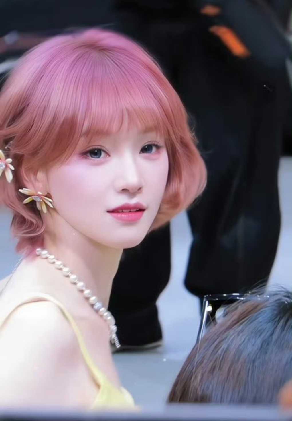 发腮脸型气质提升_最美下巴女明星_黄灿灿发腮前后颜值变化