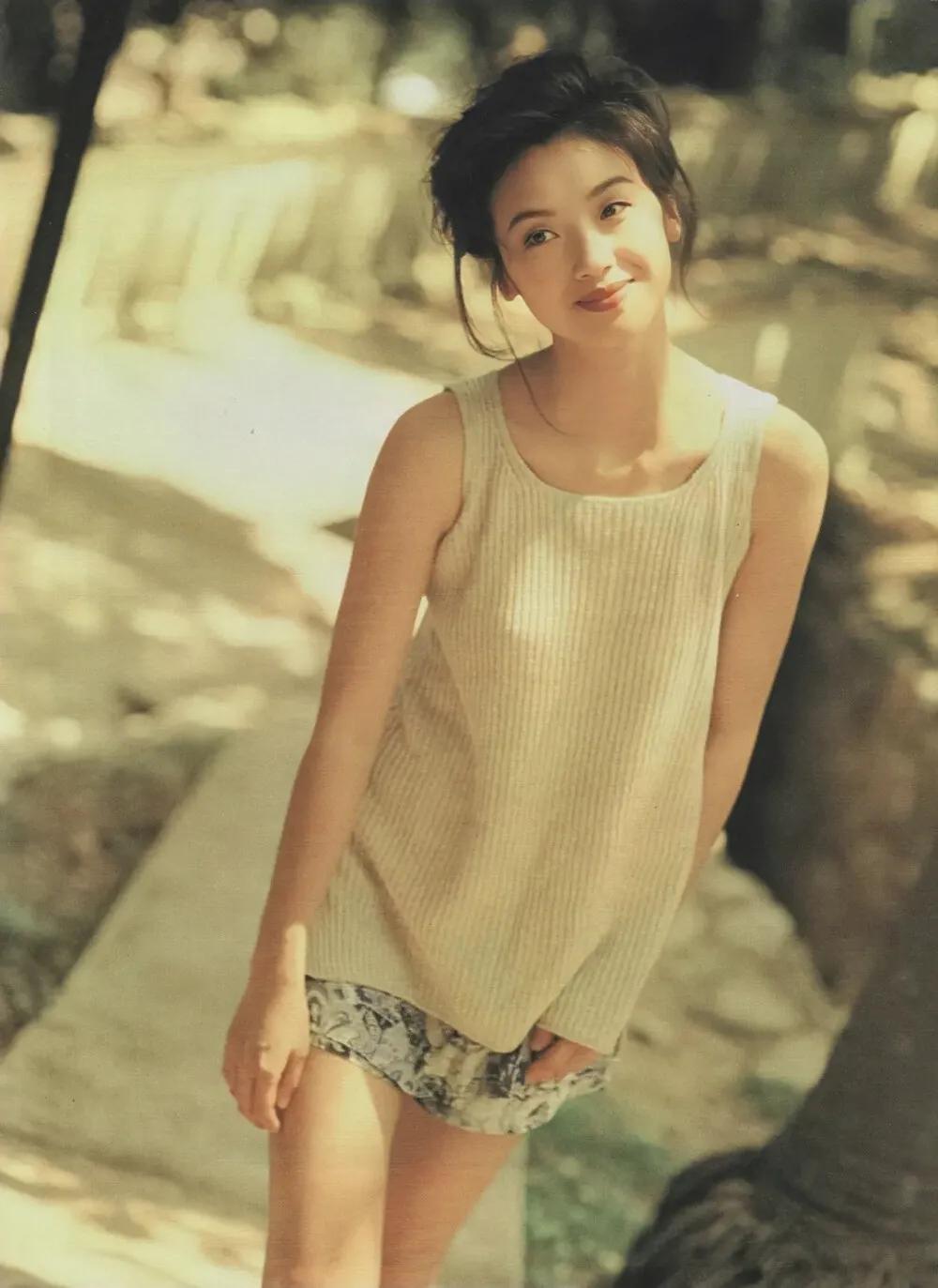 单眼皮女明星_娱乐圈没有整容过_单眼皮美女演技